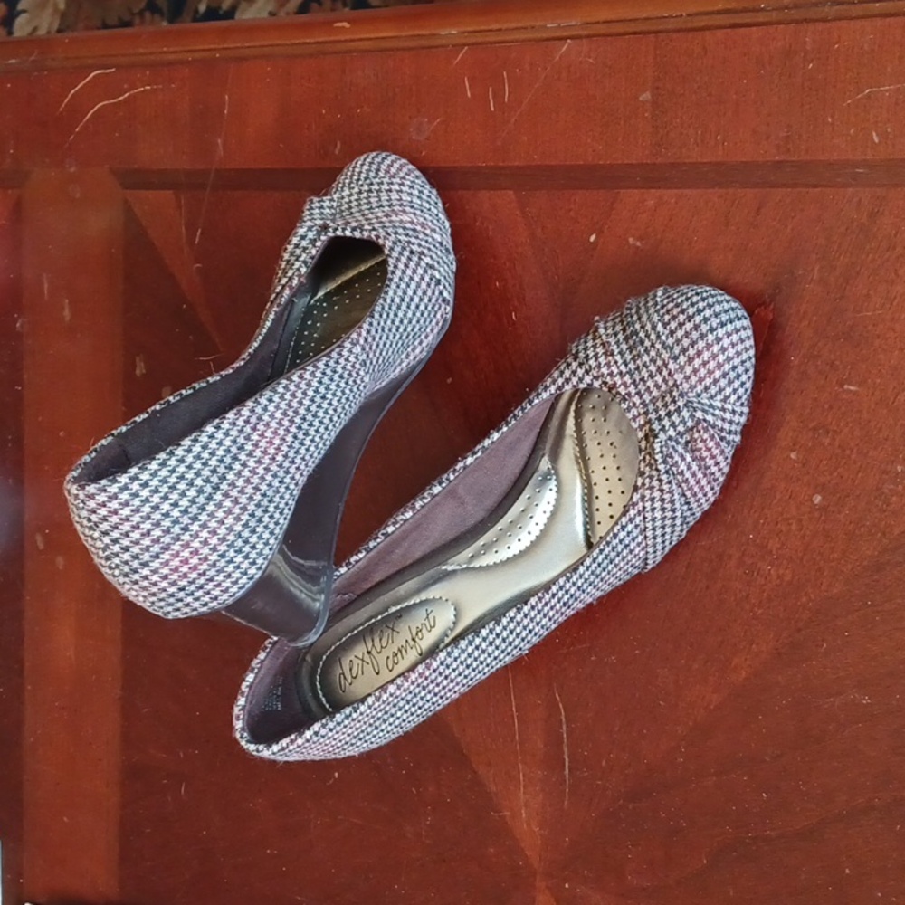 Dexflex comfort wedges in brow, cream, and maroon